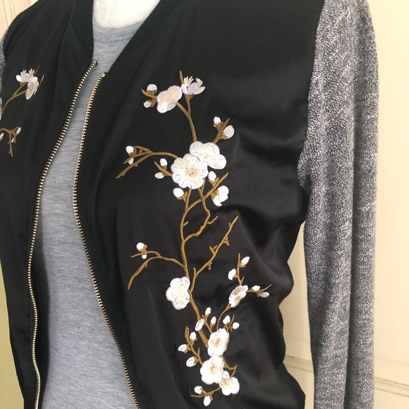 | BKE| Flower Sweater Jacket - Picture 2 of 4